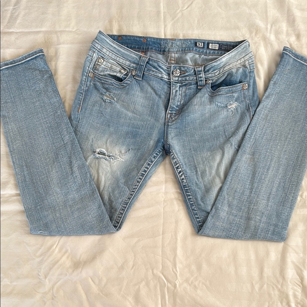 Miss Me Women's Light Blue Distressed Jeans size 31